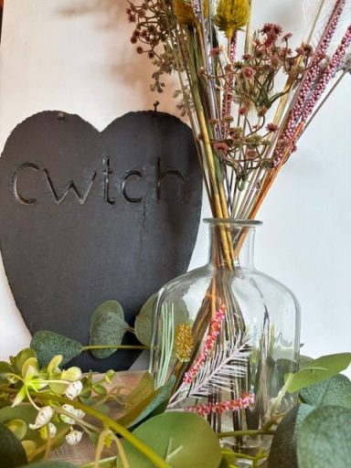 Bryn - dried flowers